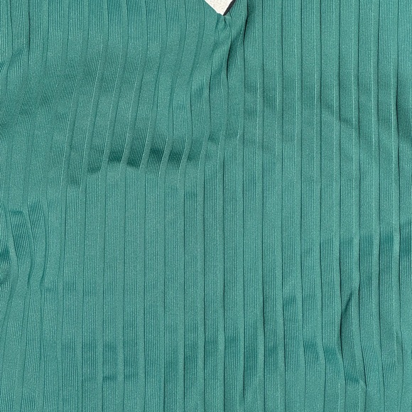 Brand New! ✅ Shade & Shore Green Ribbed One Piece Swimsuit V-Neck - Picture 3 of 7